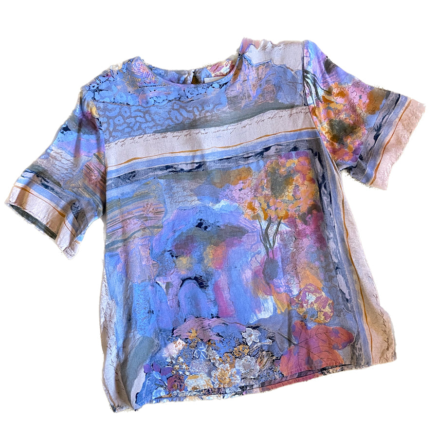 A moving painting blouse
