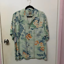 Load image into Gallery viewer, 100% silk Tropical button up
