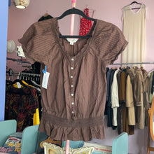 Load image into Gallery viewer, Super cute “Petite” brown top
